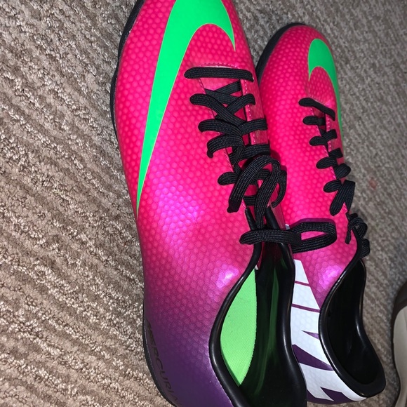 Mercurial Indoor Soccer Cleats - Picture 2 of 3